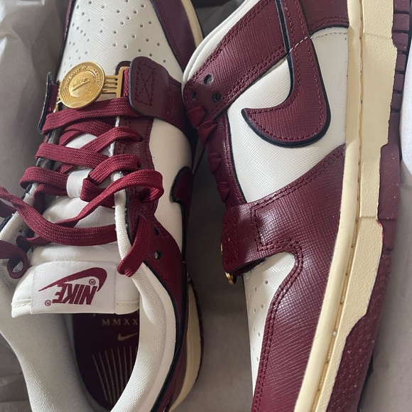 Nike Dunk Low ‘Team Red’ - Picture 6 of 8